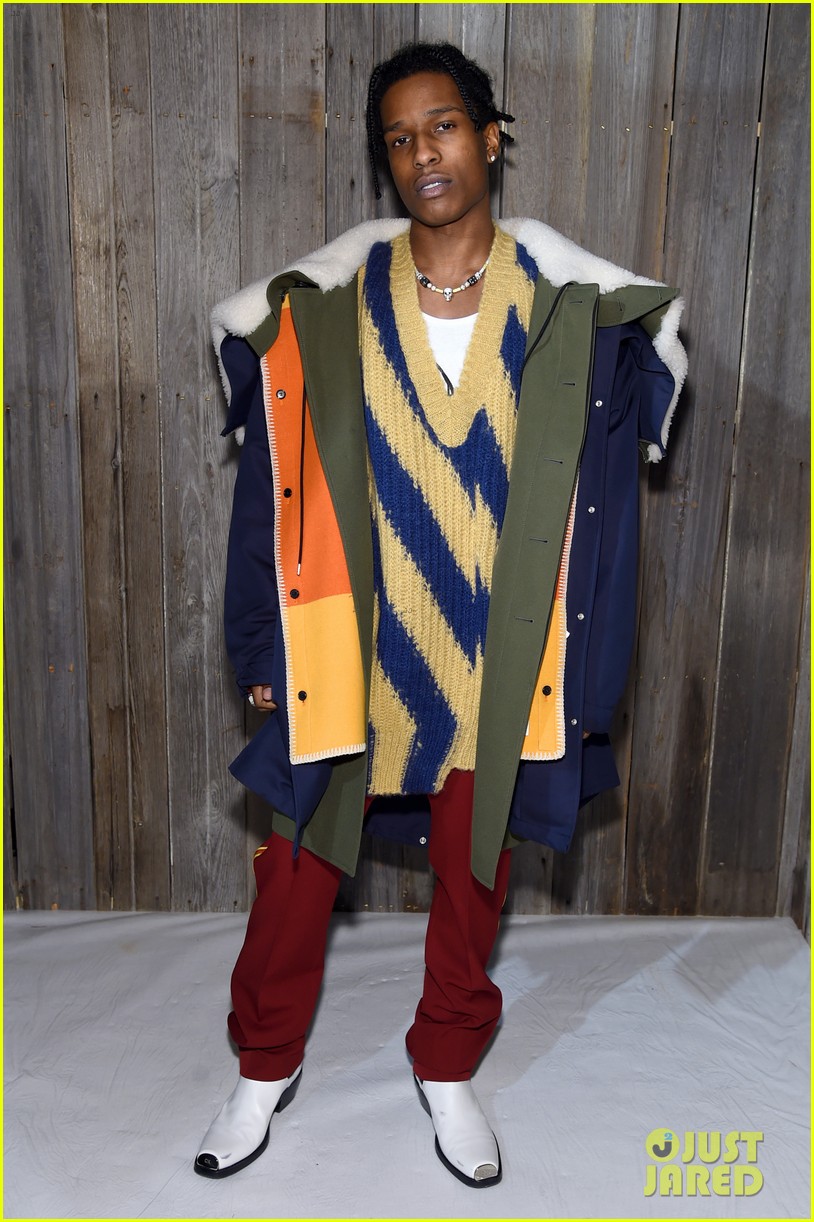 Millie Bobby Brown is Pretty in Purple at Calvin Klein Collection Fashion Show!