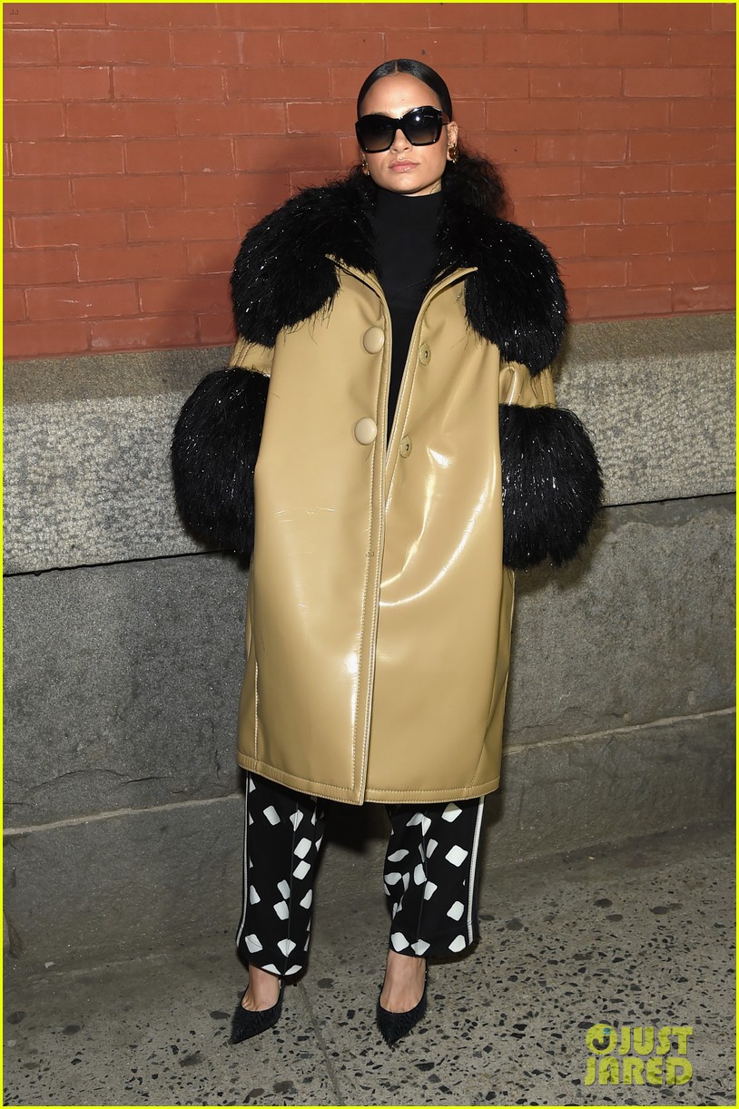 Bebe Rexha & Jasmine Sanders Watch Kaia Gerber Walk in Marc Jacobs Fashion Show