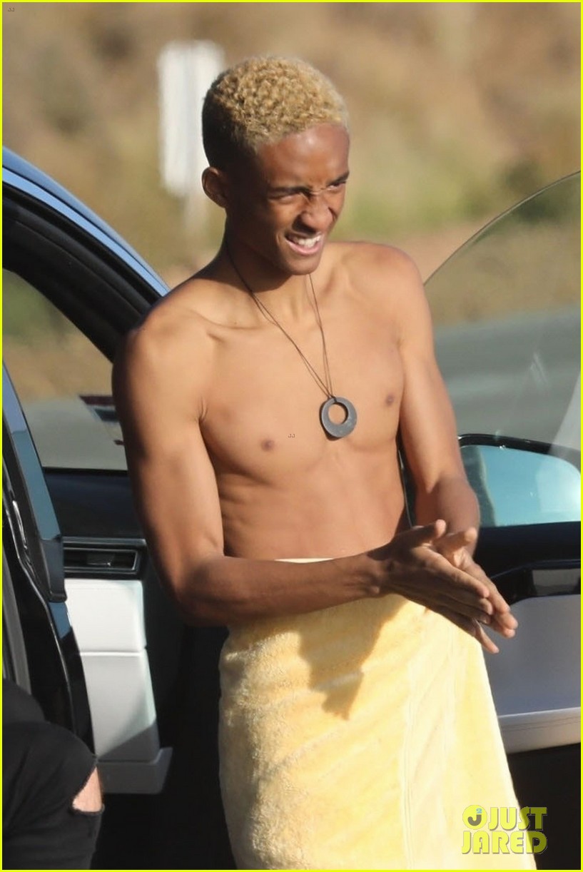 Jaden Smith Goes Shirtless For Weekend Beach Day
