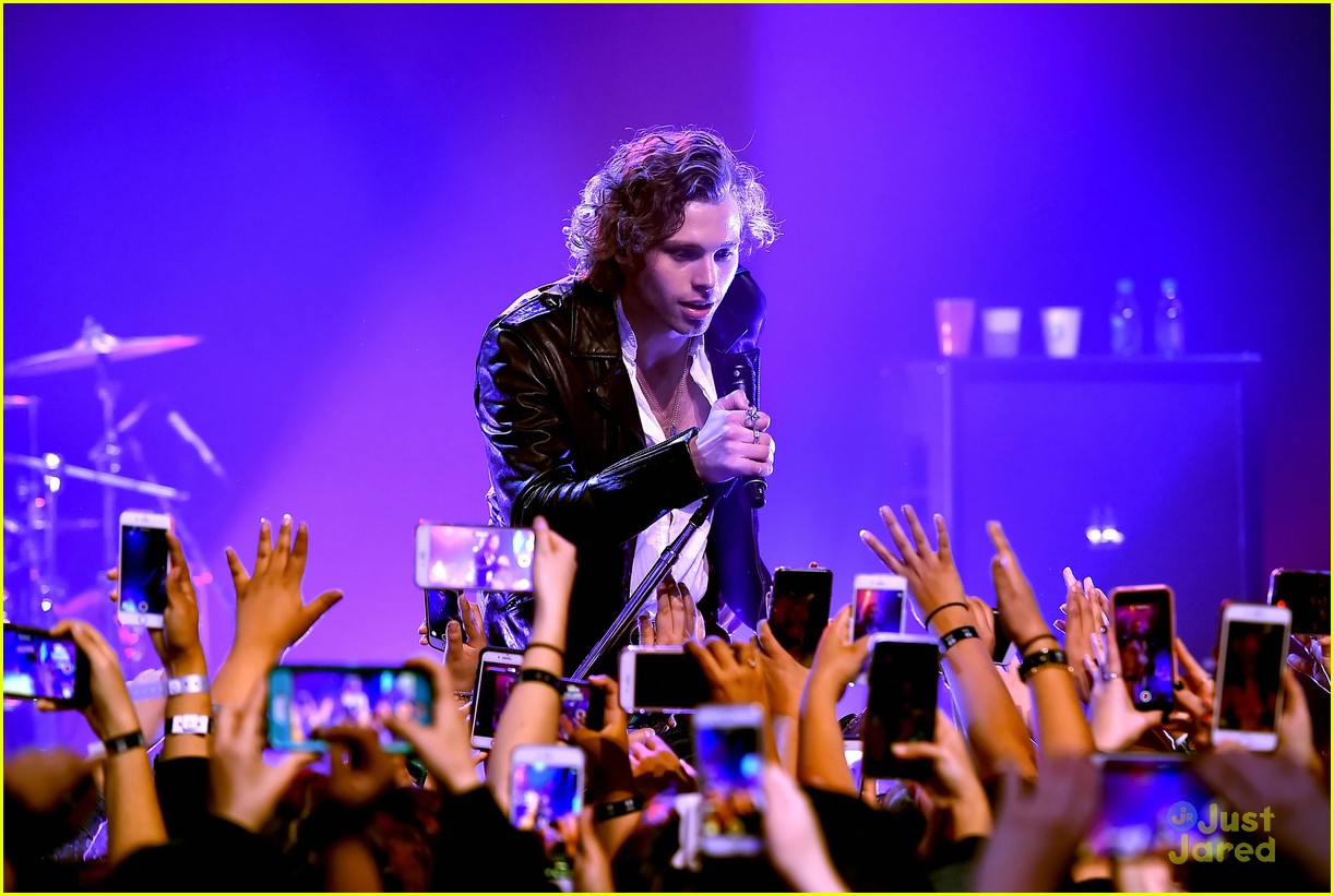 5 Seconds of Summer Perform at Fan Army Celebration Ahead of iHeartRadio Music Awards 2018