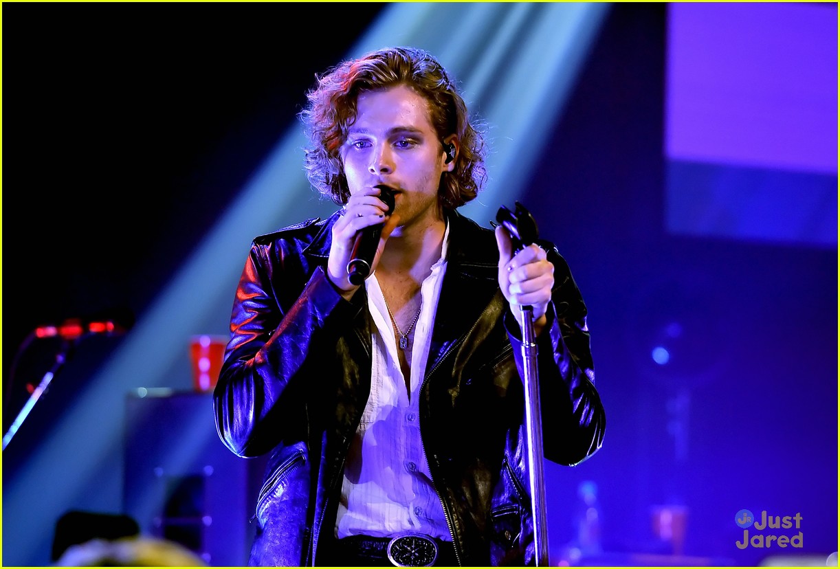 5 Seconds of Summer Perform at Fan Army Celebration Ahead of iHeartRadio Music Awards 2018