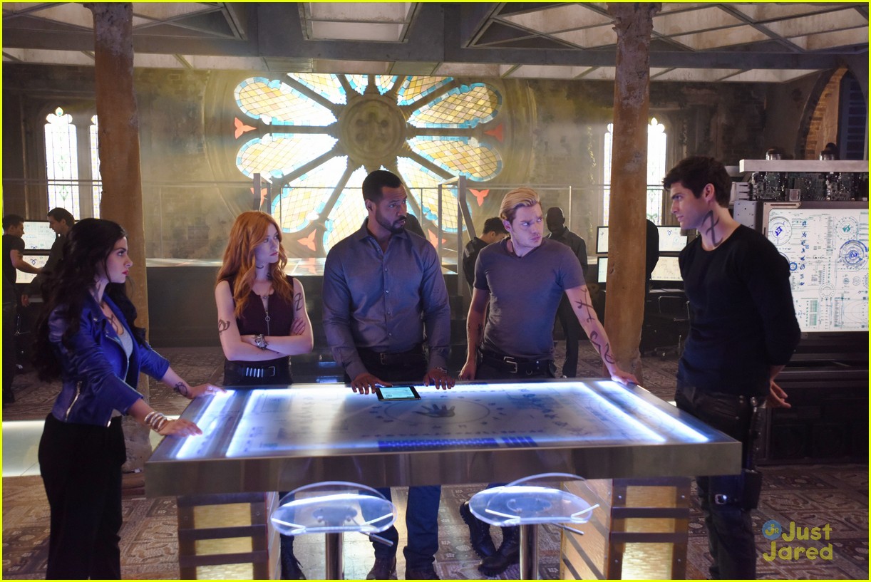 Alisha Wainwright Teases 'Shadowhunters' Season 3: 'Be Prepared For Some Shake Ups'
