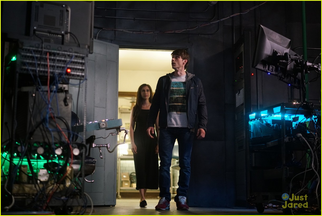 Dilan Gwyn, Burkely Duffield, Jonathan Whitesell & 'Beyond' Cast Try (& Fail) A Frustrating Maze Game (Exclusive)