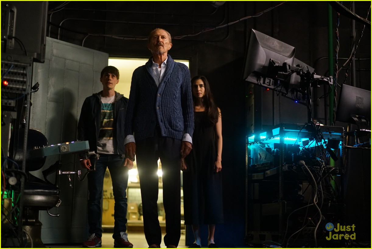 Dilan Gwyn, Burkely Duffield, Jonathan Whitesell & 'Beyond' Cast Try (& Fail) A Frustrating Maze Game (Exclusive)