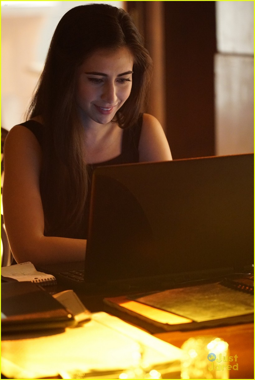 Dilan Gwyn, Burkely Duffield, Jonathan Whitesell & 'Beyond' Cast Try (& Fail) A Frustrating Maze Game (Exclusive)