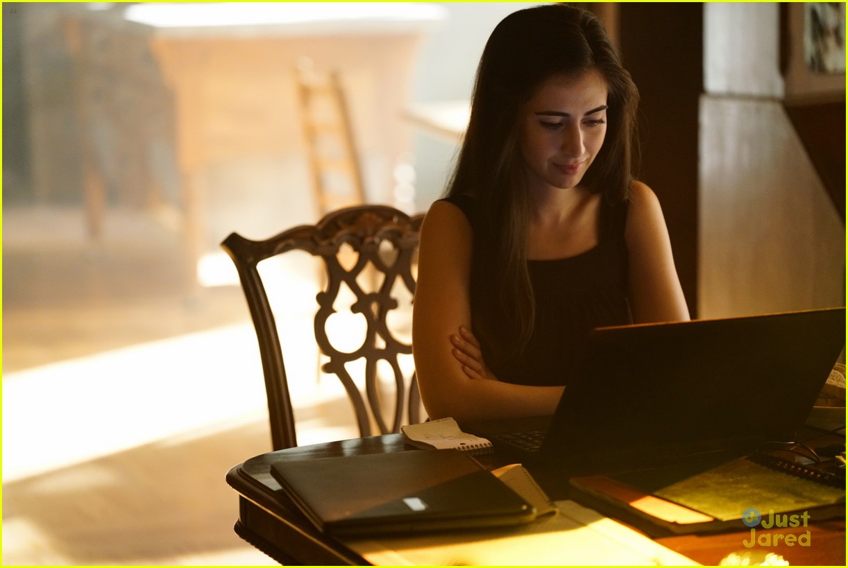 Dilan Gwyn, Burkely Duffield, Jonathan Whitesell & 'Beyond' Cast Try (& Fail) A Frustrating Maze Game (Exclusive)