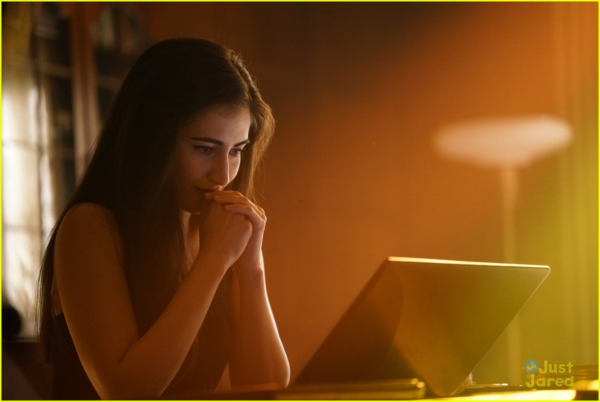 Dilan Gwyn, Burkely Duffield, Jonathan Whitesell & 'Beyond' Cast Try (& Fail) A Frustrating Maze Game (Exclusive)