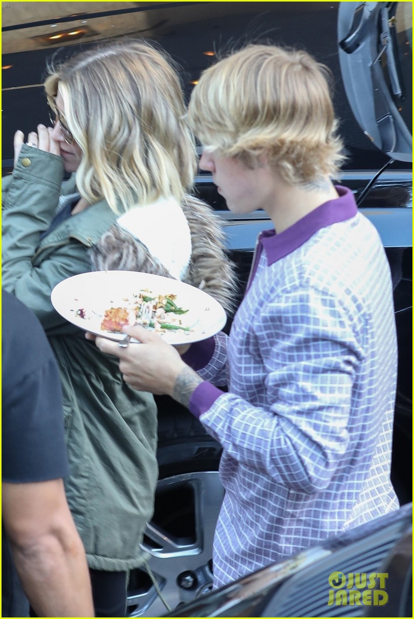 Justin Bieber Meets Up with Mom Pattie on 24th Birthday!