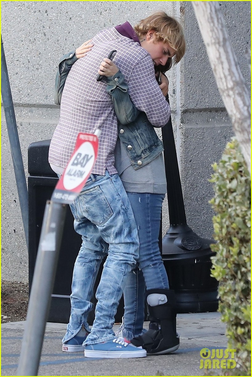 Justin Bieber Meets Up with Mom Pattie on 24th Birthday!