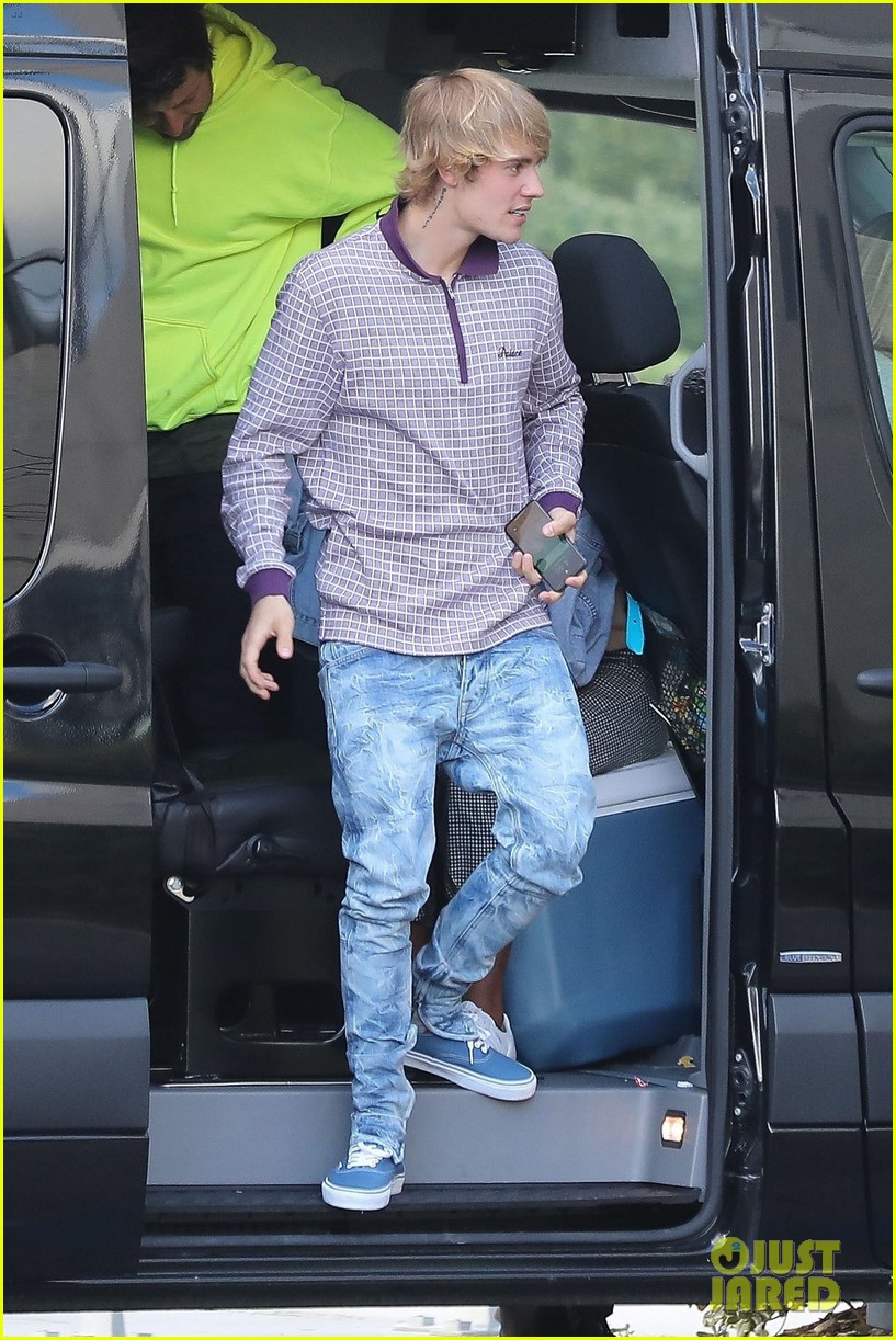 Justin Bieber Meets Up with Mom Pattie on 24th Birthday!