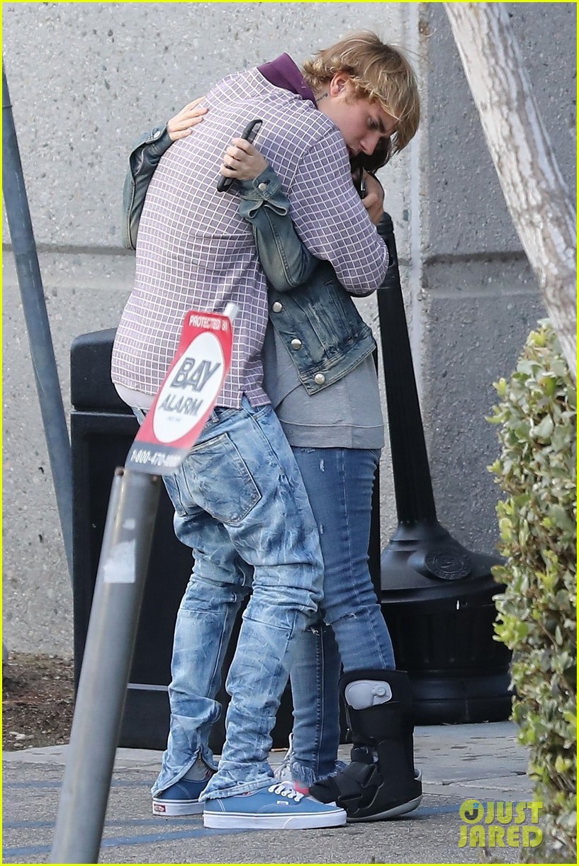 Justin Bieber Meets Up with Mom Pattie on 24th Birthday!