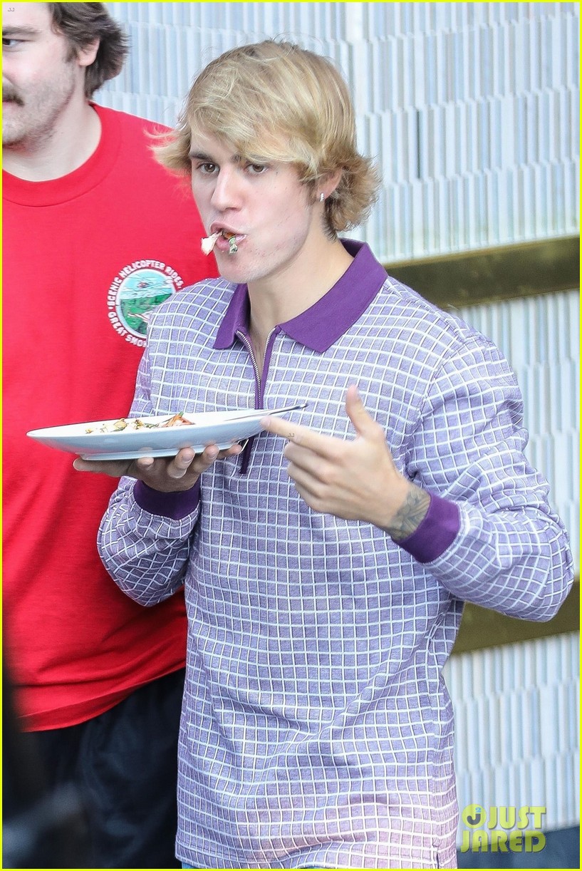 Justin Bieber Meets Up with Mom Pattie on 24th Birthday!