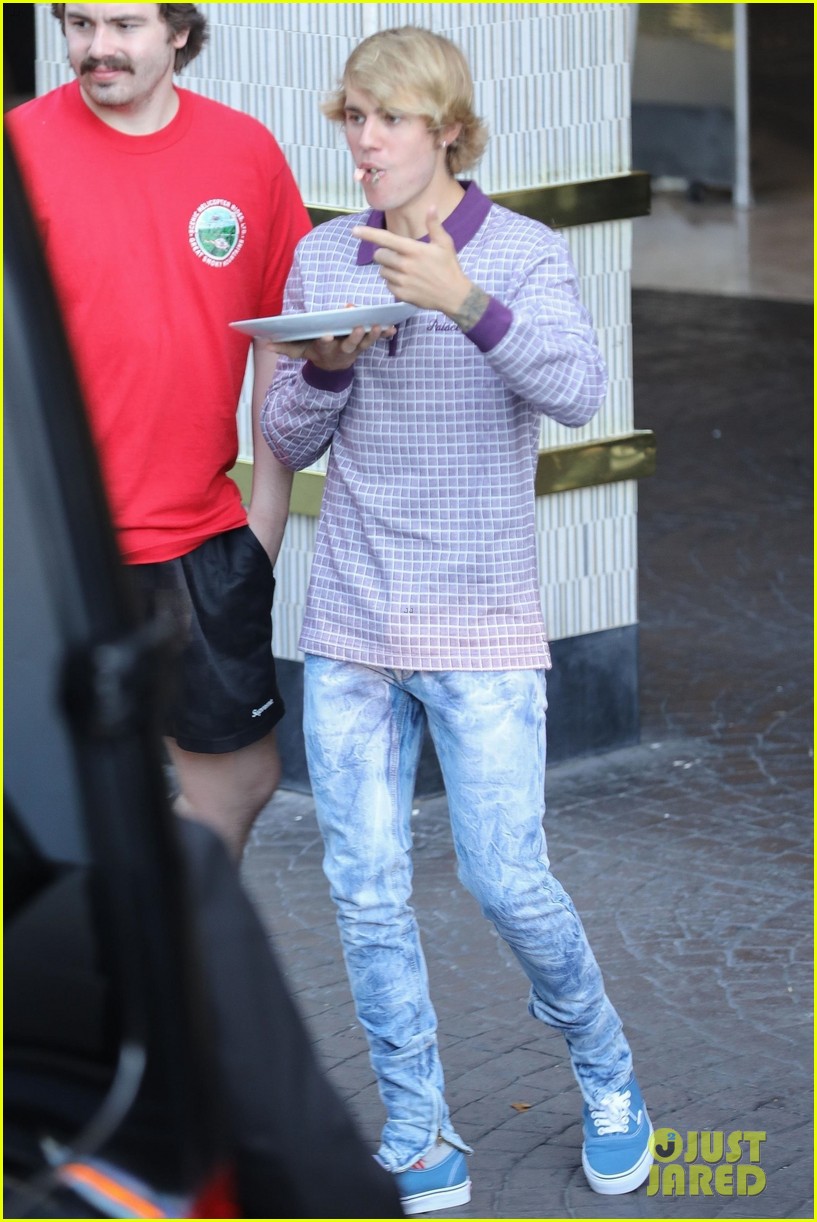 Justin Bieber Meets Up with Mom Pattie on 24th Birthday!