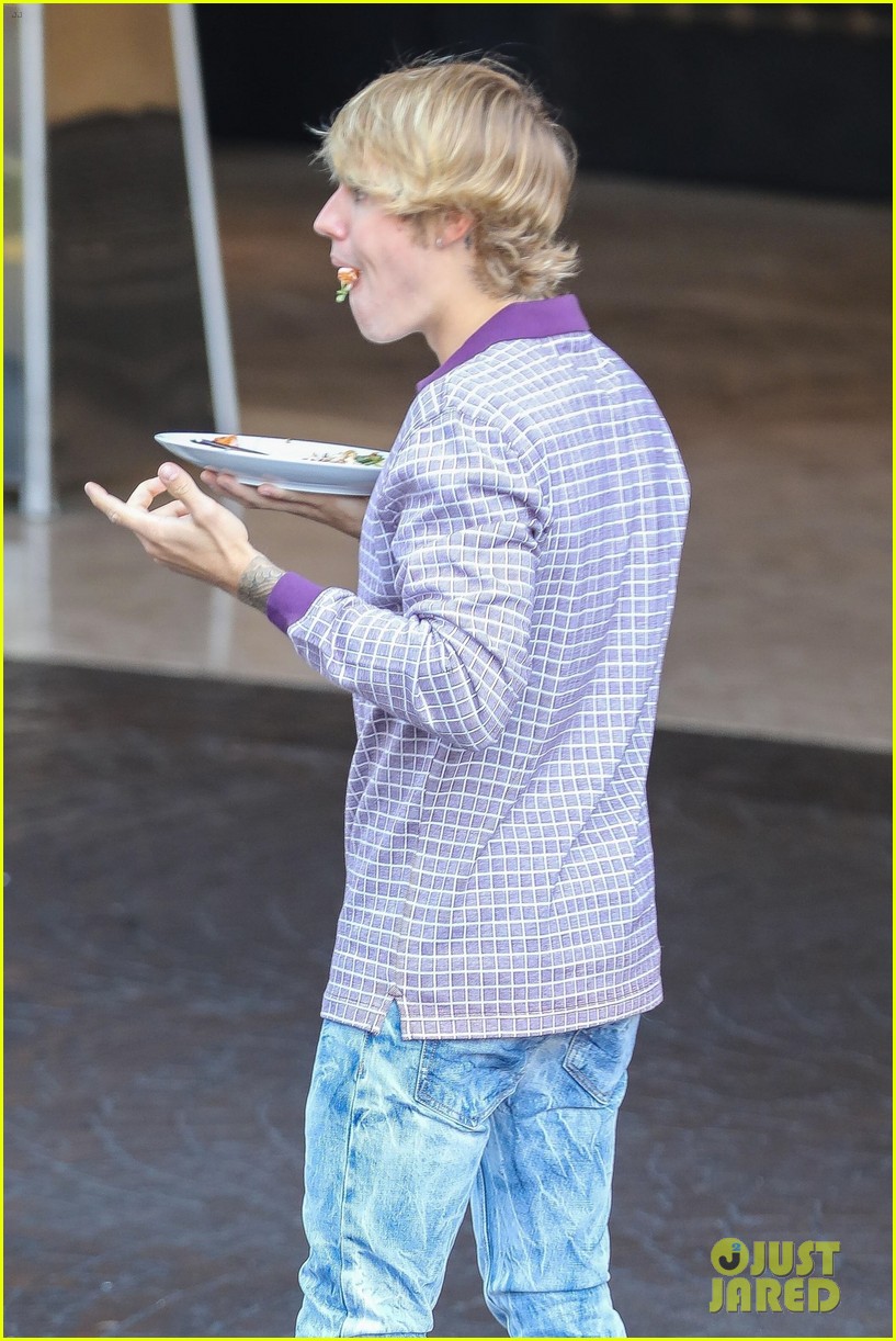 Justin Bieber Meets Up with Mom Pattie on 24th Birthday!