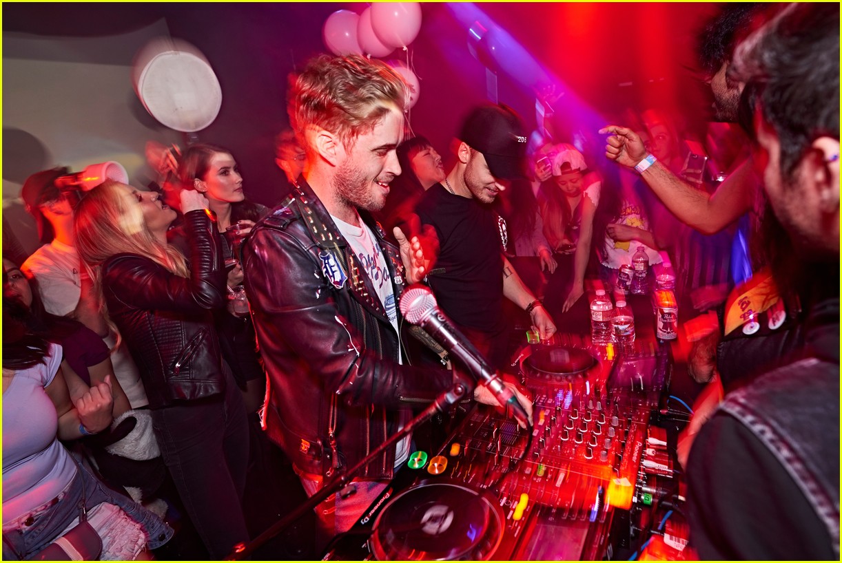 The Summer Set's Brian Dales Takes the Stage at Emo Nite!
