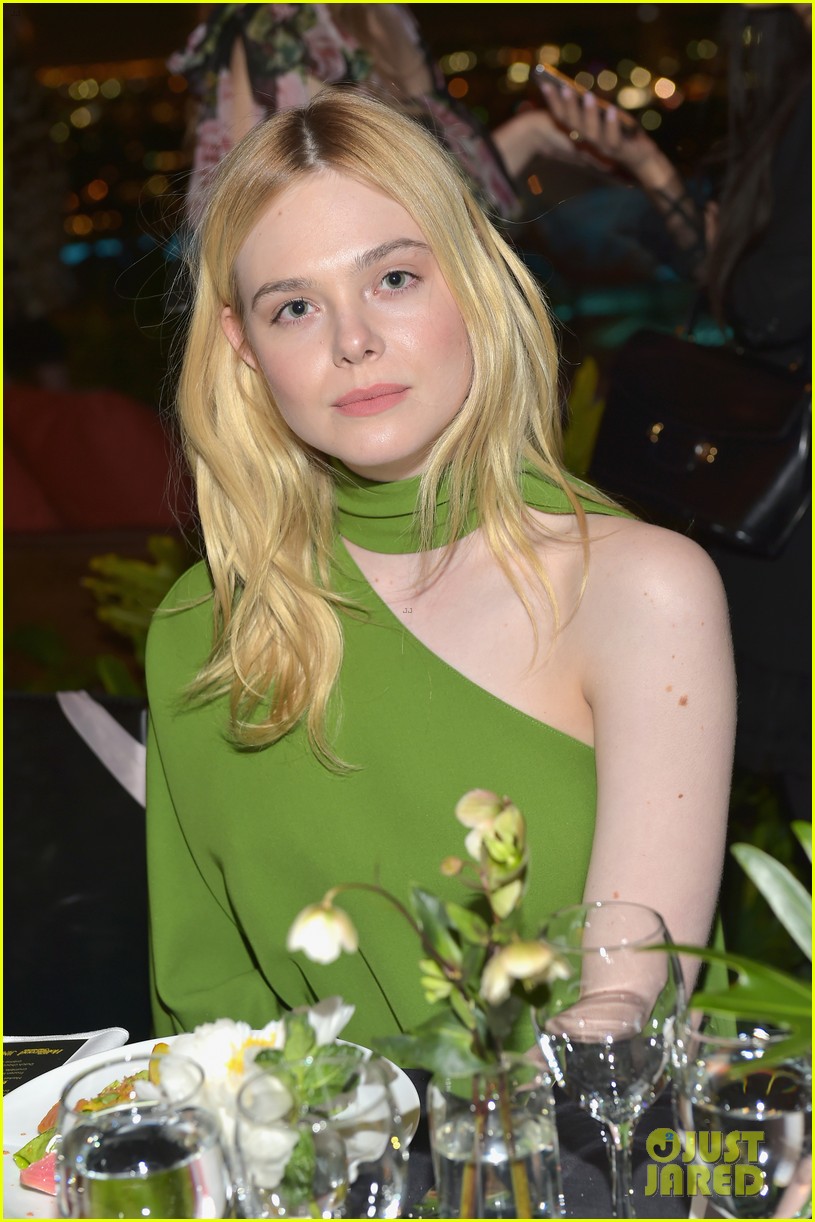 Yara Shahidi Joins Dakota & Elle Fanning For 'THR' Power Stylists Dinner