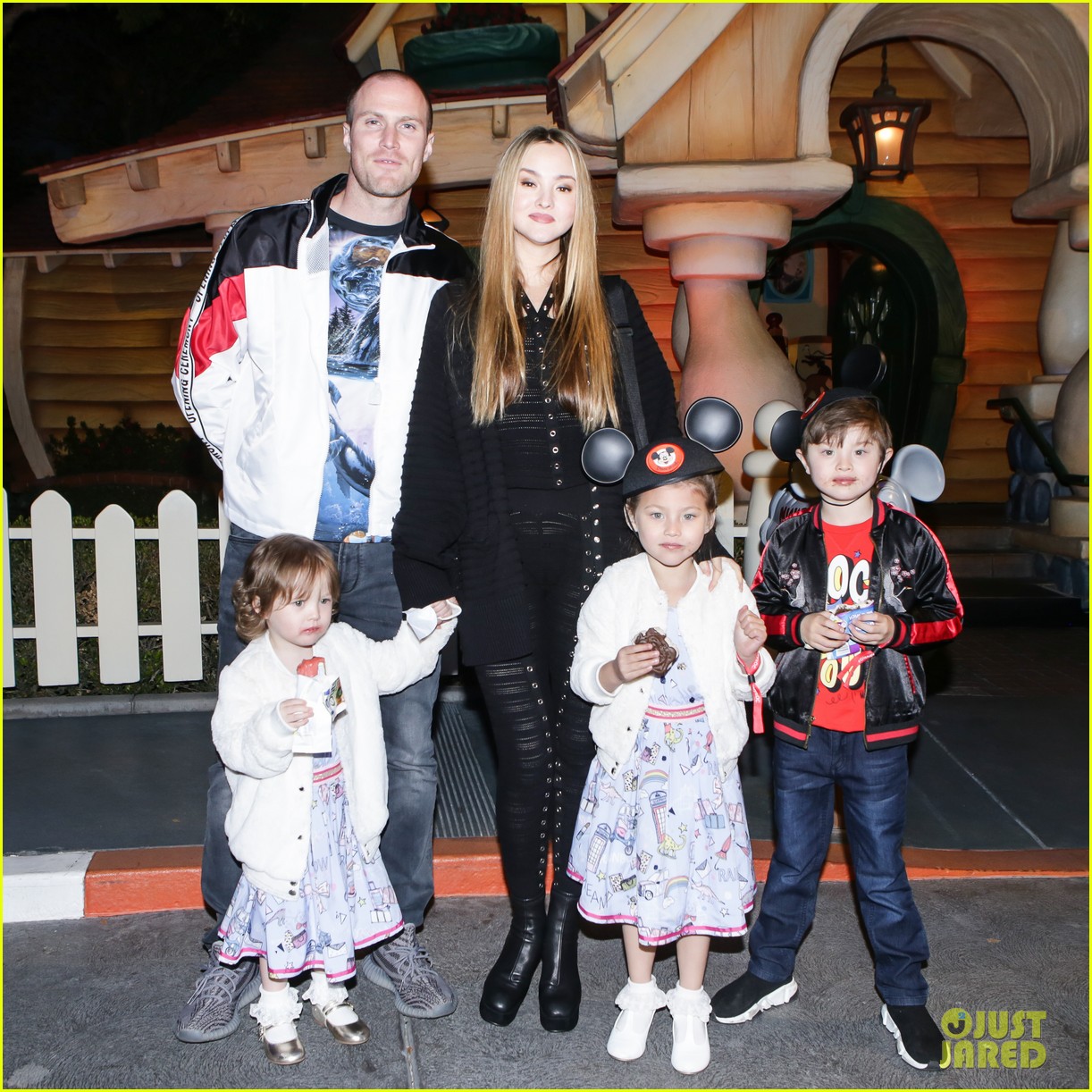 Olivia Holt, Sabrina Carpenter, Tommy Dorfman & More Celebrate Mickey Mouse at the Opening Ceremony Fashion Show at Disneyland!