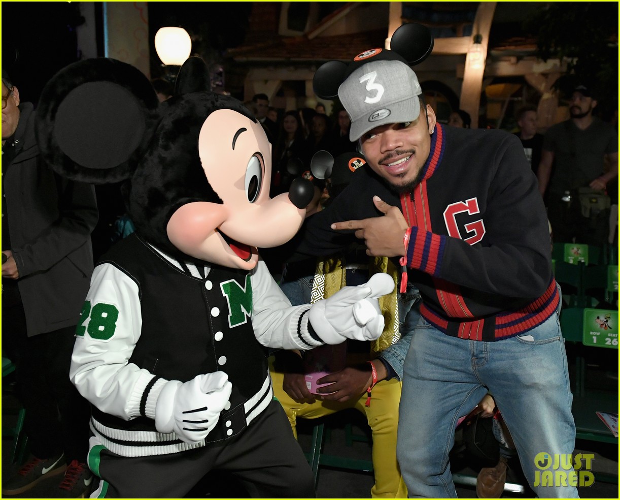 Olivia Holt, Sabrina Carpenter, Tommy Dorfman & More Celebrate Mickey Mouse at the Opening Ceremony Fashion Show at Disneyland!