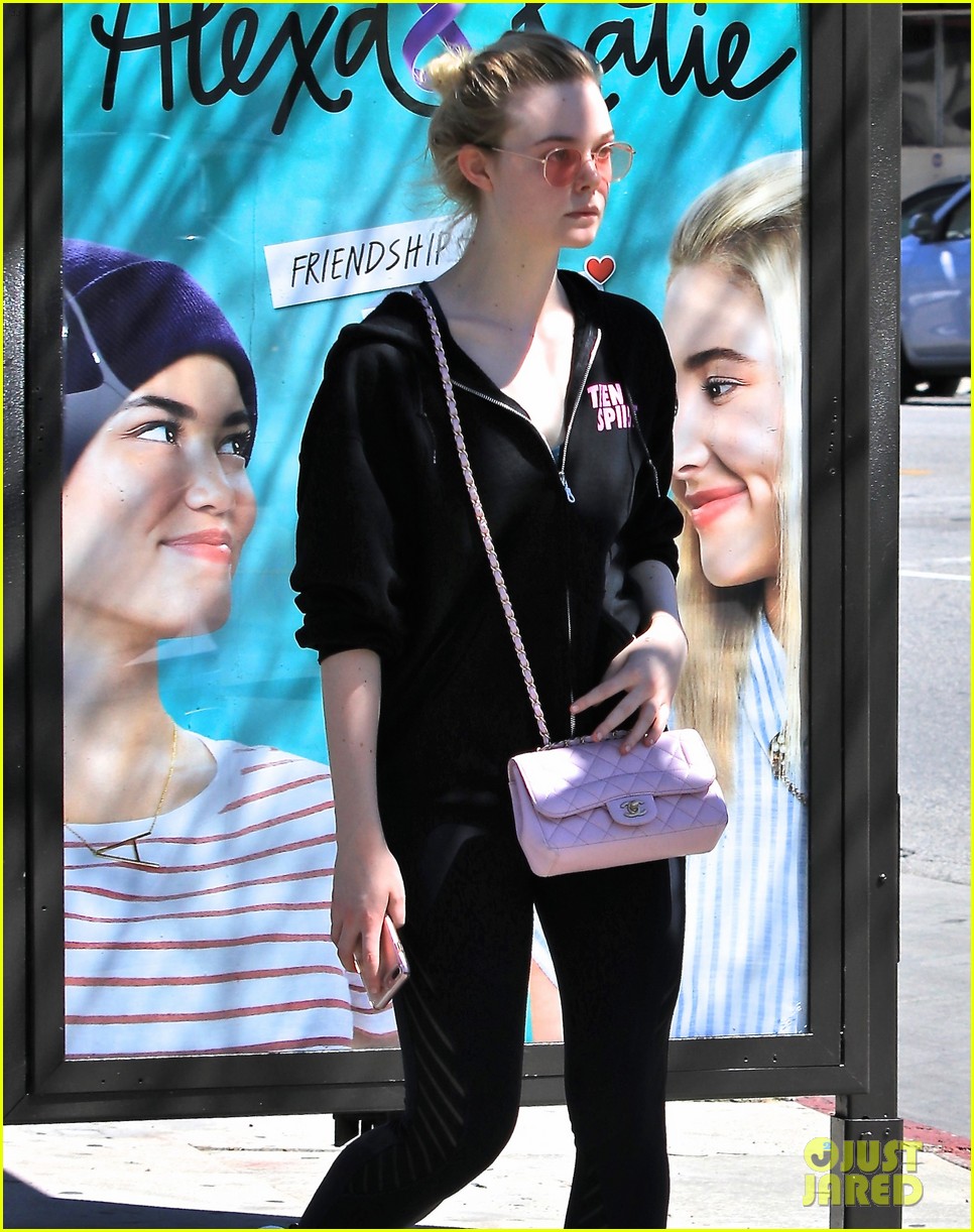 Elle Fanning & Male Friend Look So Happy at Lunch Together!
