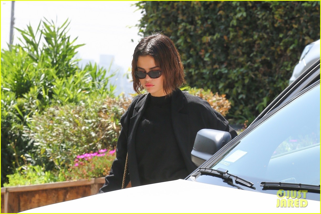Selena Gomez Starts Her Thursday at Pilates Class