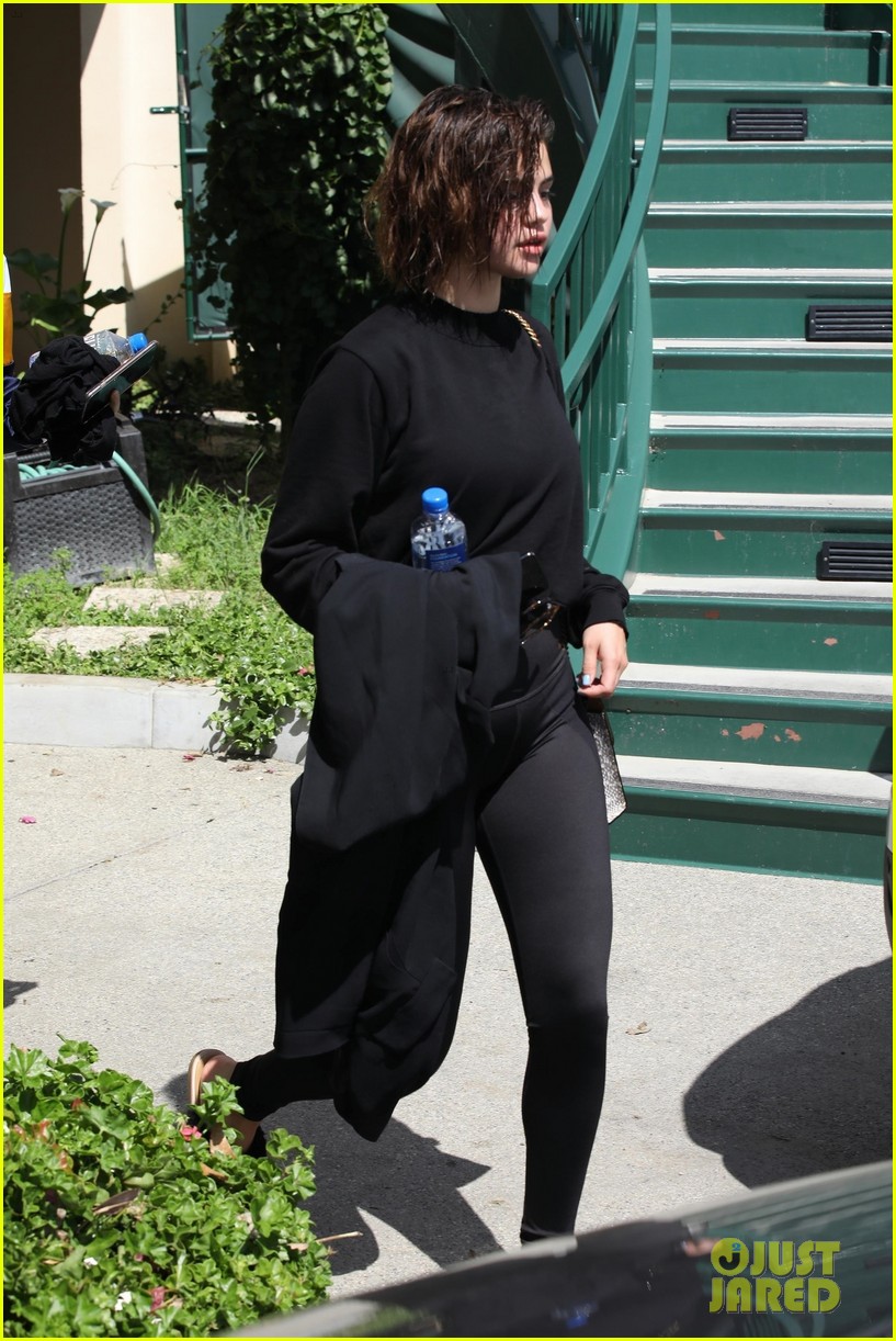 Selena Gomez Starts Her Thursday at Pilates Class