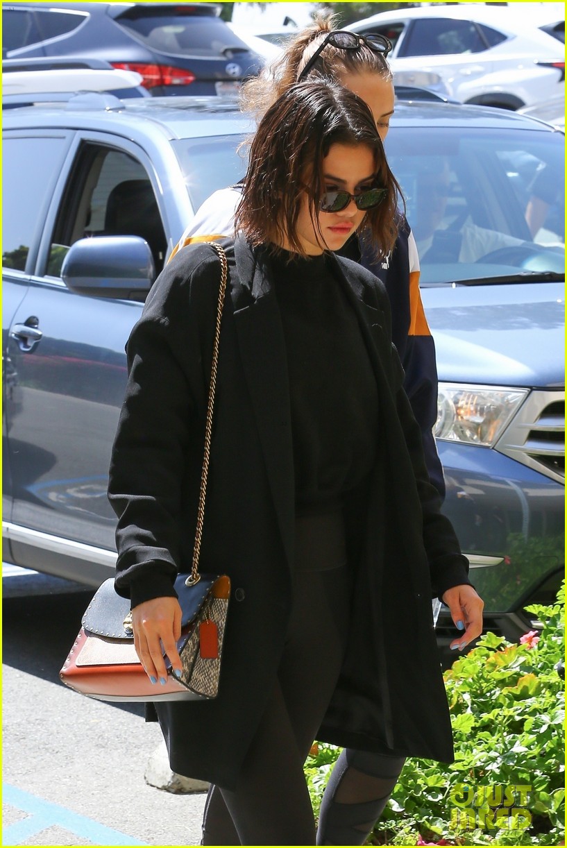 Selena Gomez Starts Her Thursday at Pilates Class