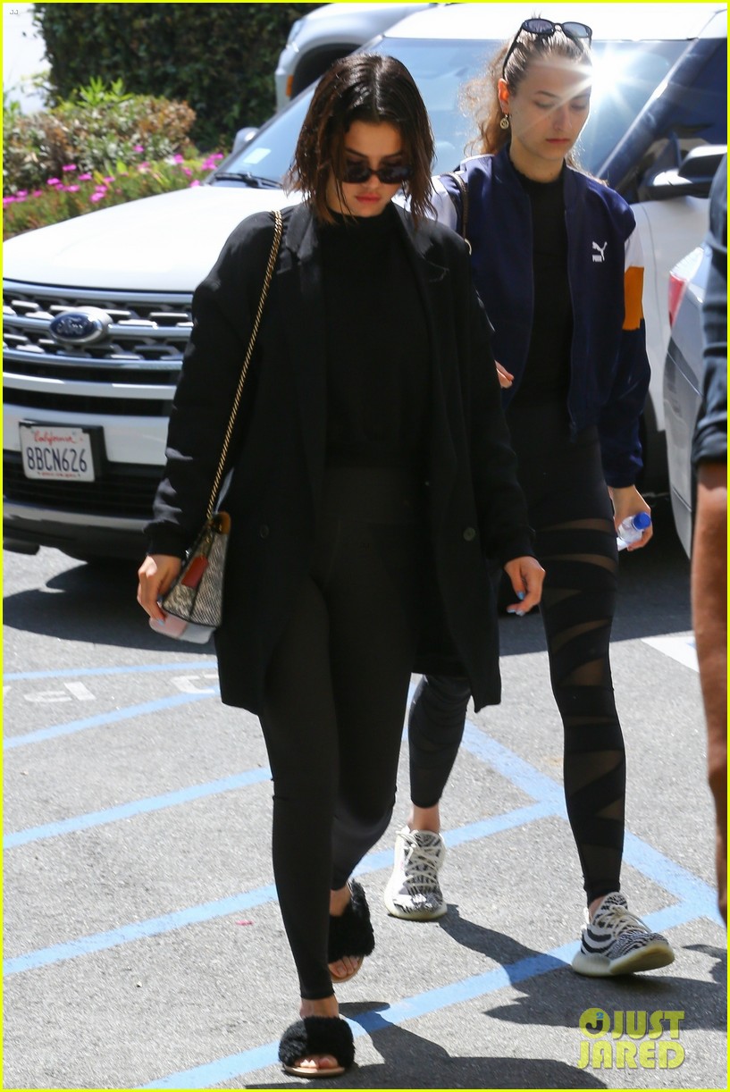 Selena Gomez Starts Her Thursday at Pilates Class