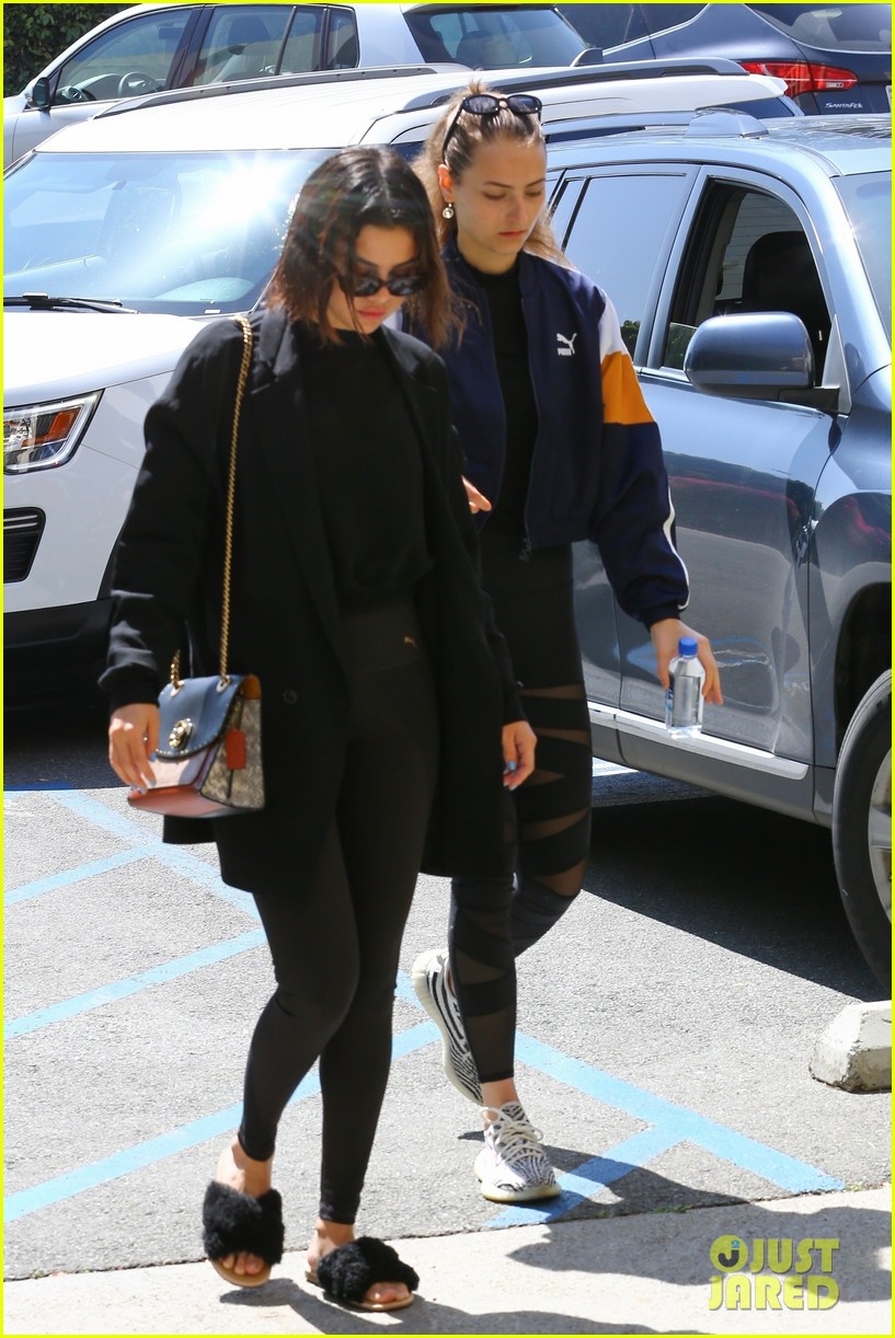 Selena Gomez Starts Her Thursday at Pilates Class