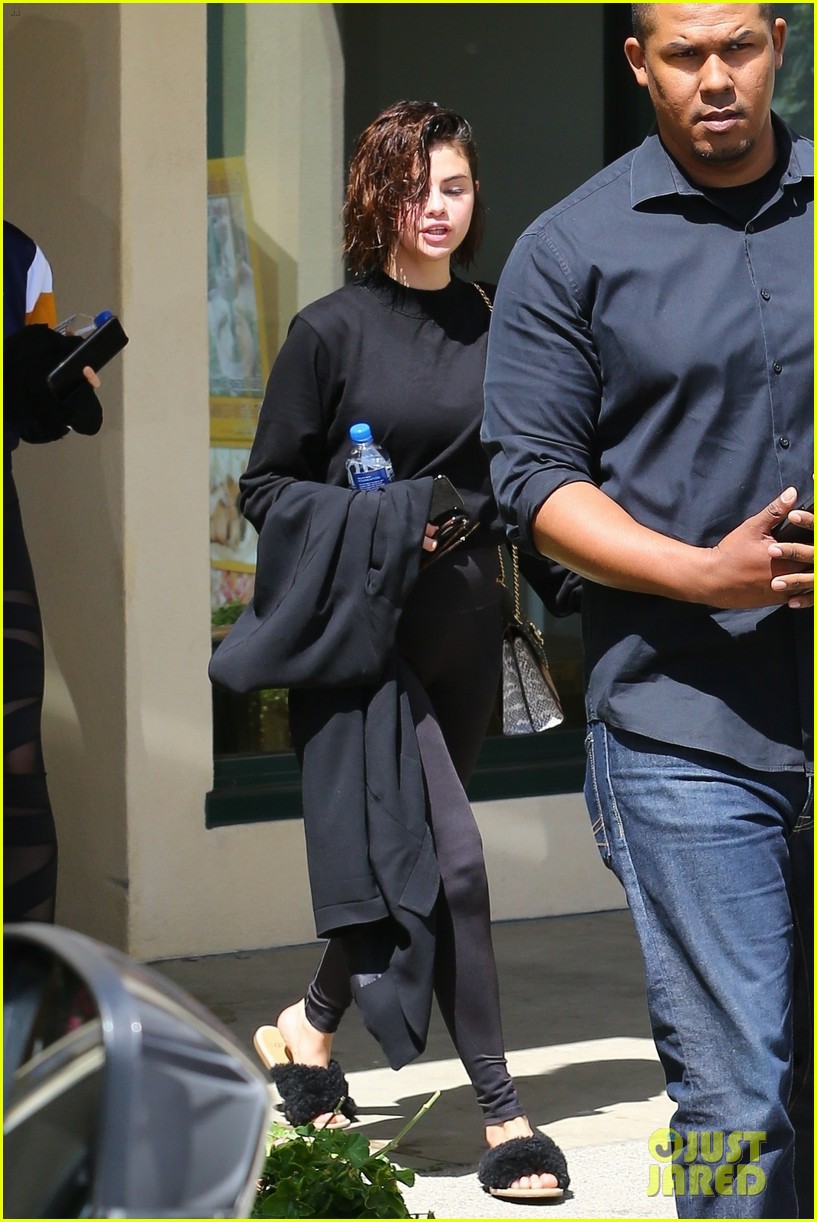 Selena Gomez Starts Her Thursday at Pilates Class