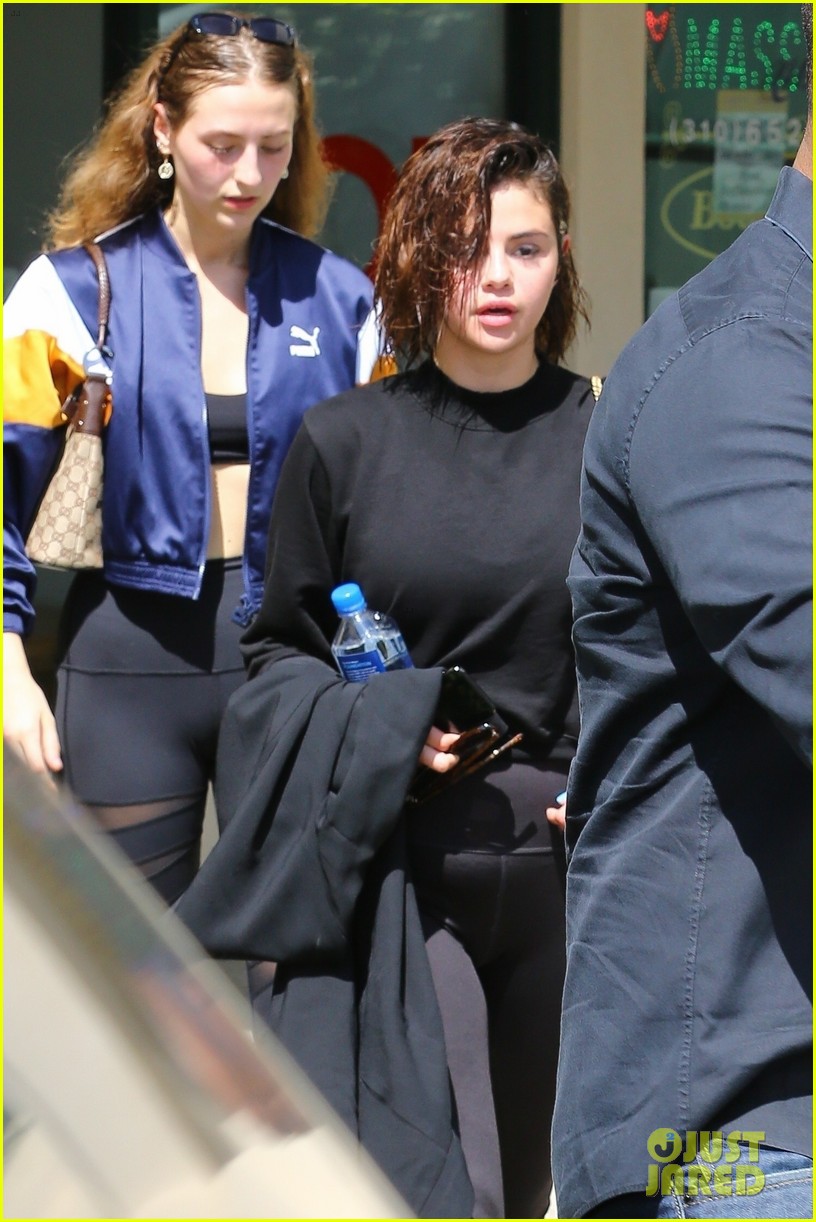 Selena Gomez Starts Her Thursday at Pilates Class