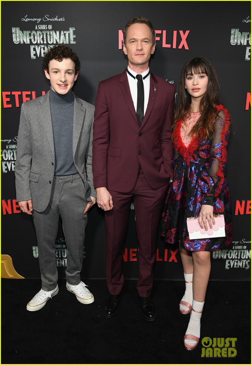 Malina Weissman & Louis Hynes Strike a Pose at 'Series of Unfortunate Events' Season 2 Premiere