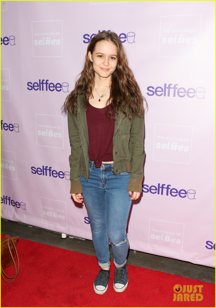 The Fosters' Hayden Byerly, Izabela Vidovic & Kalama Epstein Reunite at Museum of Selfies