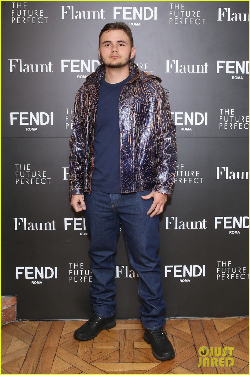 Charlie Heaton Is the Man of the Hour at Fendi Event!
