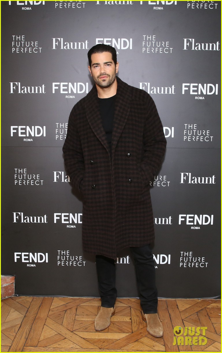 Charlie Heaton Is the Man of the Hour at Fendi Event!