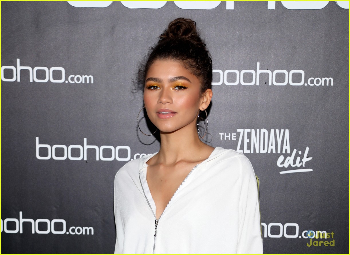Jenna Ortega Rocks Bright & Fun Outfit For boohoo's Block Party