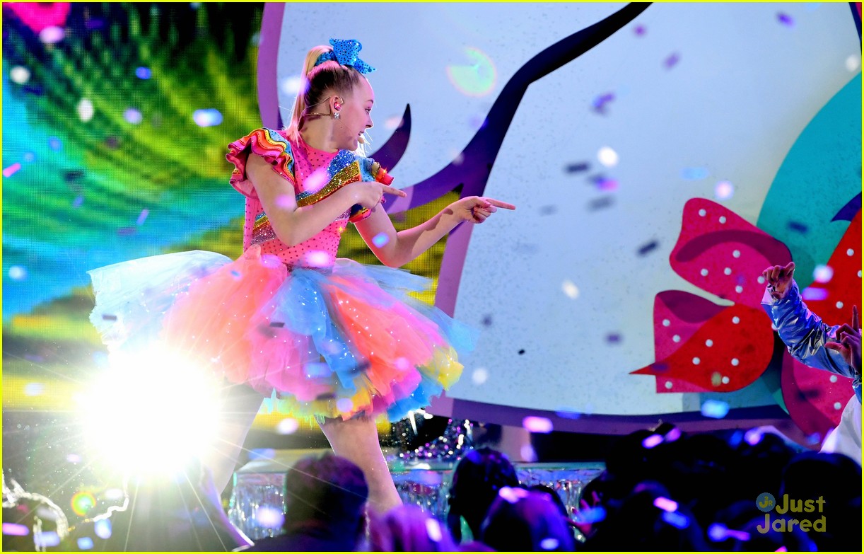 JoJo Siwa Got Majorly Slimed at the KCAs 2018 Tonight!