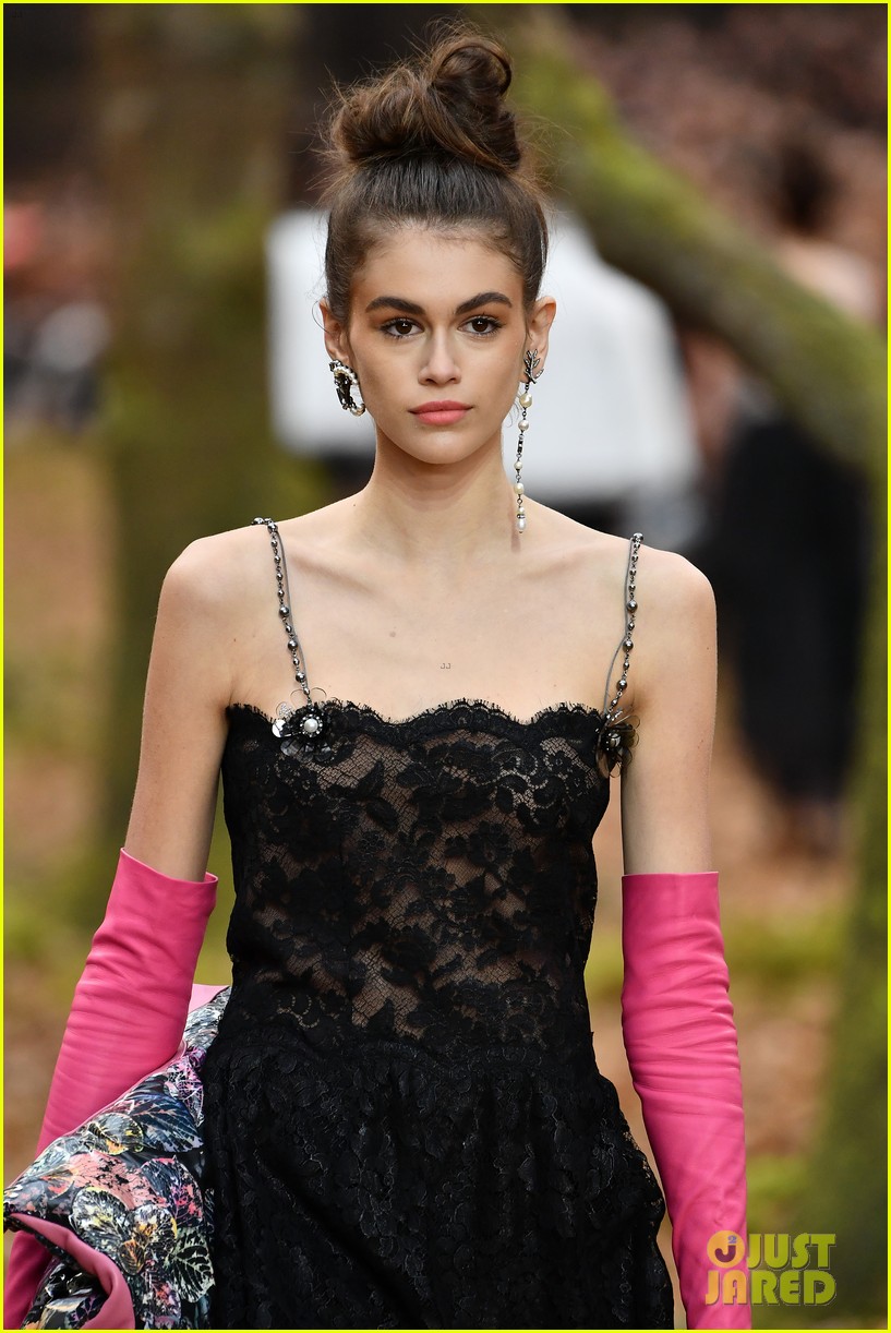 Kaia Gerber Rocks the Chanel Runway at Paris Fashion Week!