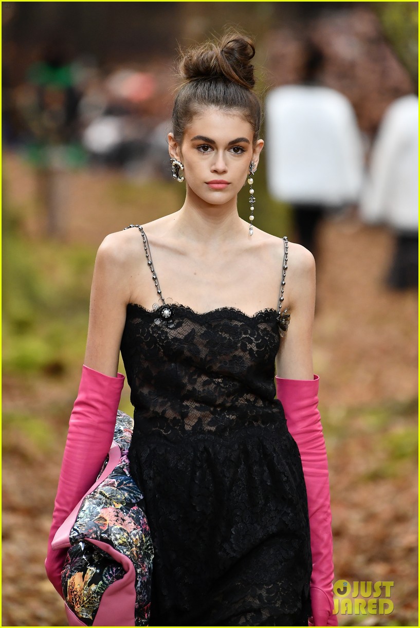 Kaia Gerber Rocks the Chanel Runway at Paris Fashion Week!
