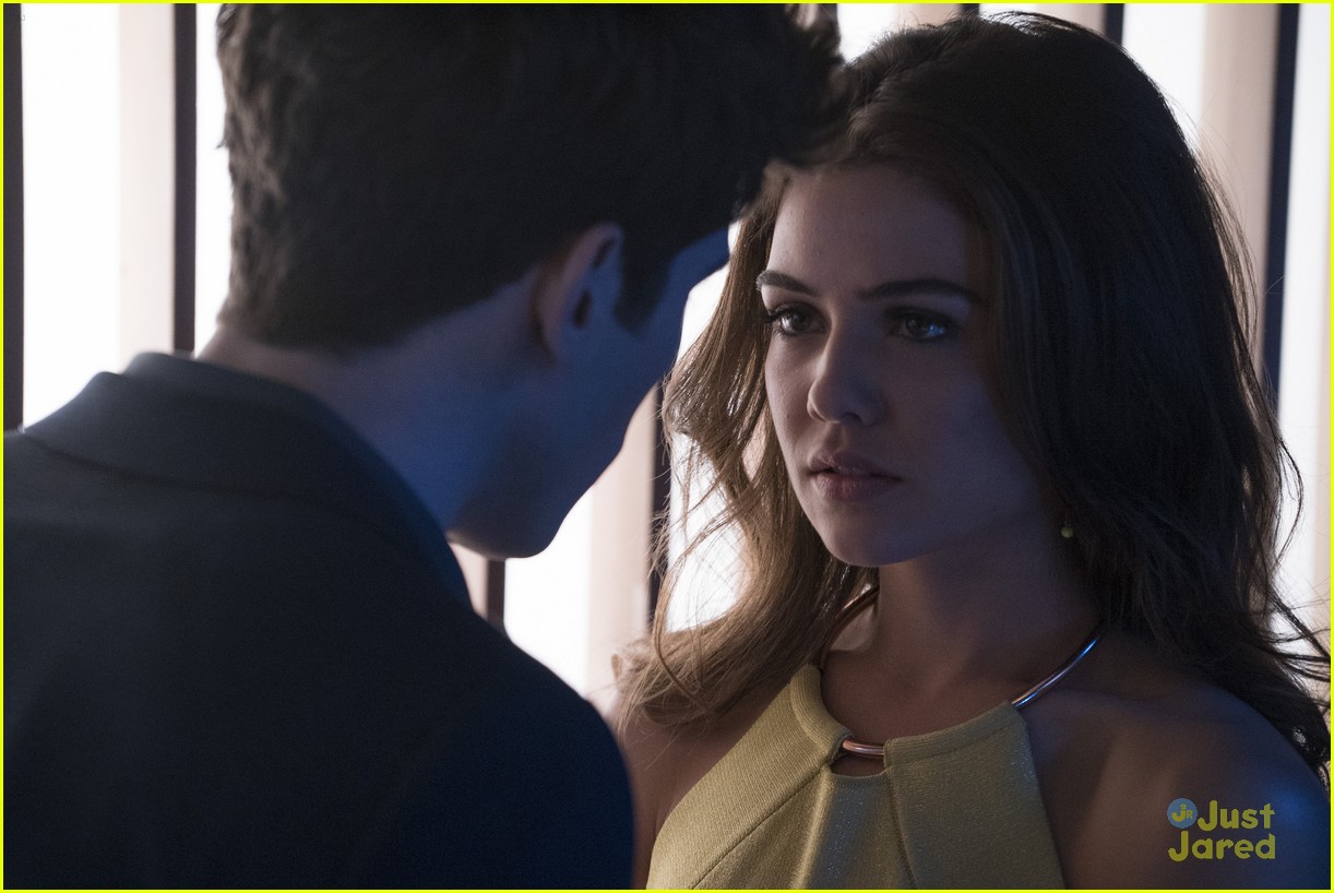 Rainer Leans on Harper While Throwing a Charity Event on Tonight's 'Famous in Love'