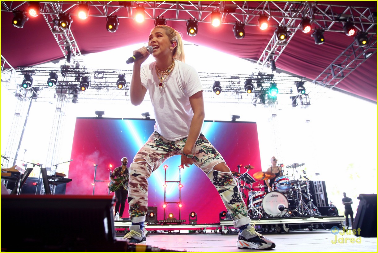 Hayley Kiyoko 'Blacked Out' During Her Coachella Debut