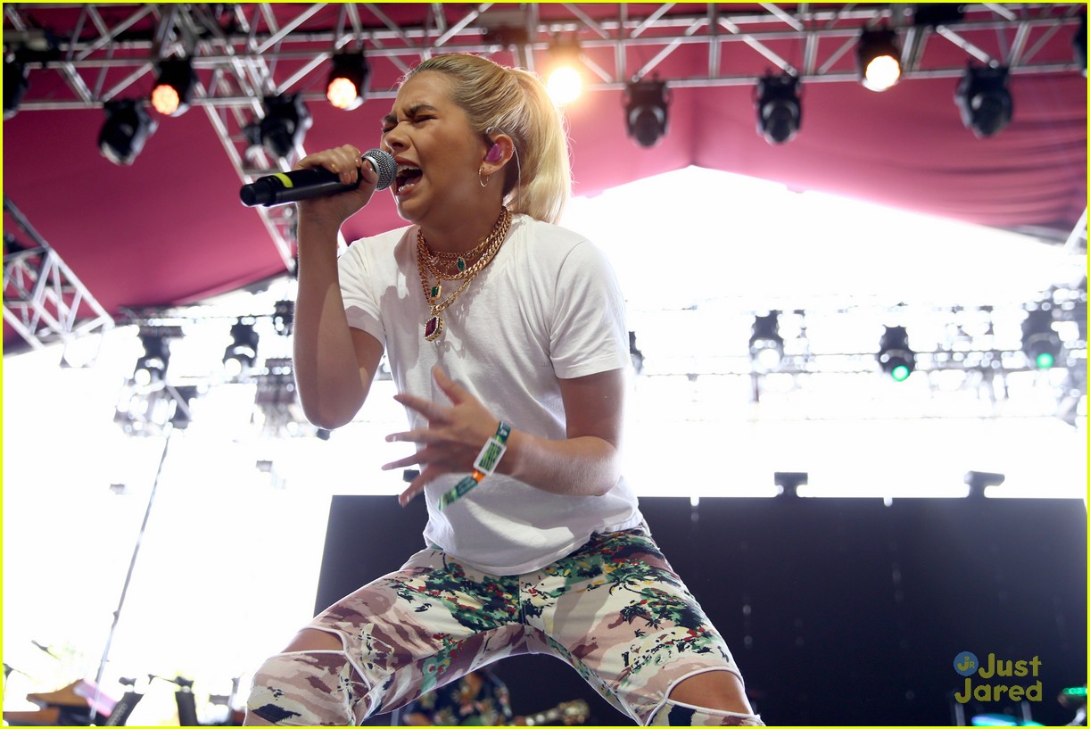 Hayley Kiyoko 'Blacked Out' During Her Coachella Debut