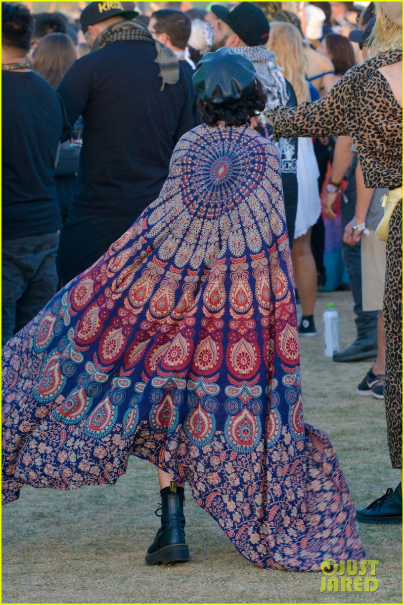 Vanessa Hudgens Shows Off Her Dance Moves at Coachella 2018!