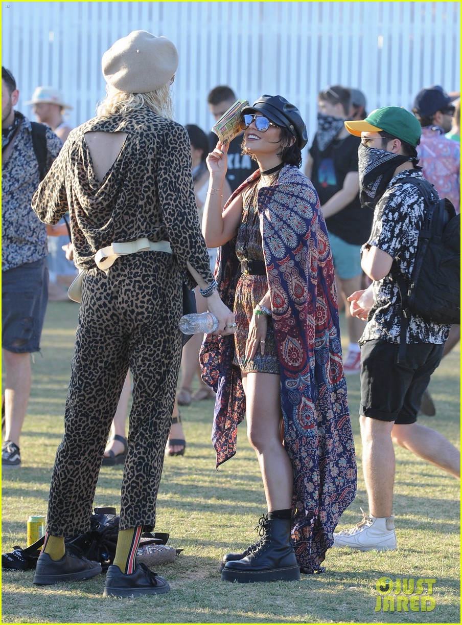 Vanessa Hudgens Shows Off Her Dance Moves at Coachella 2018!