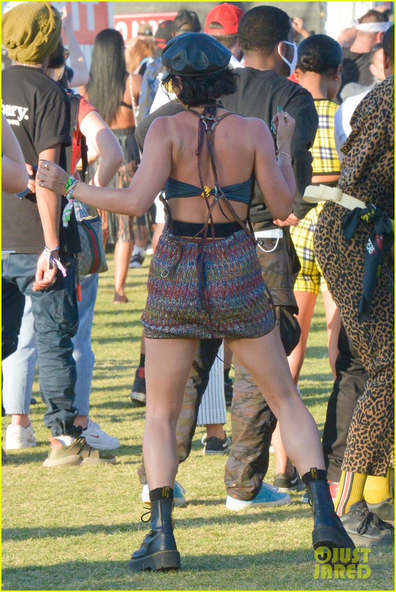 Vanessa Hudgens Shows Off Her Dance Moves at Coachella 2018!