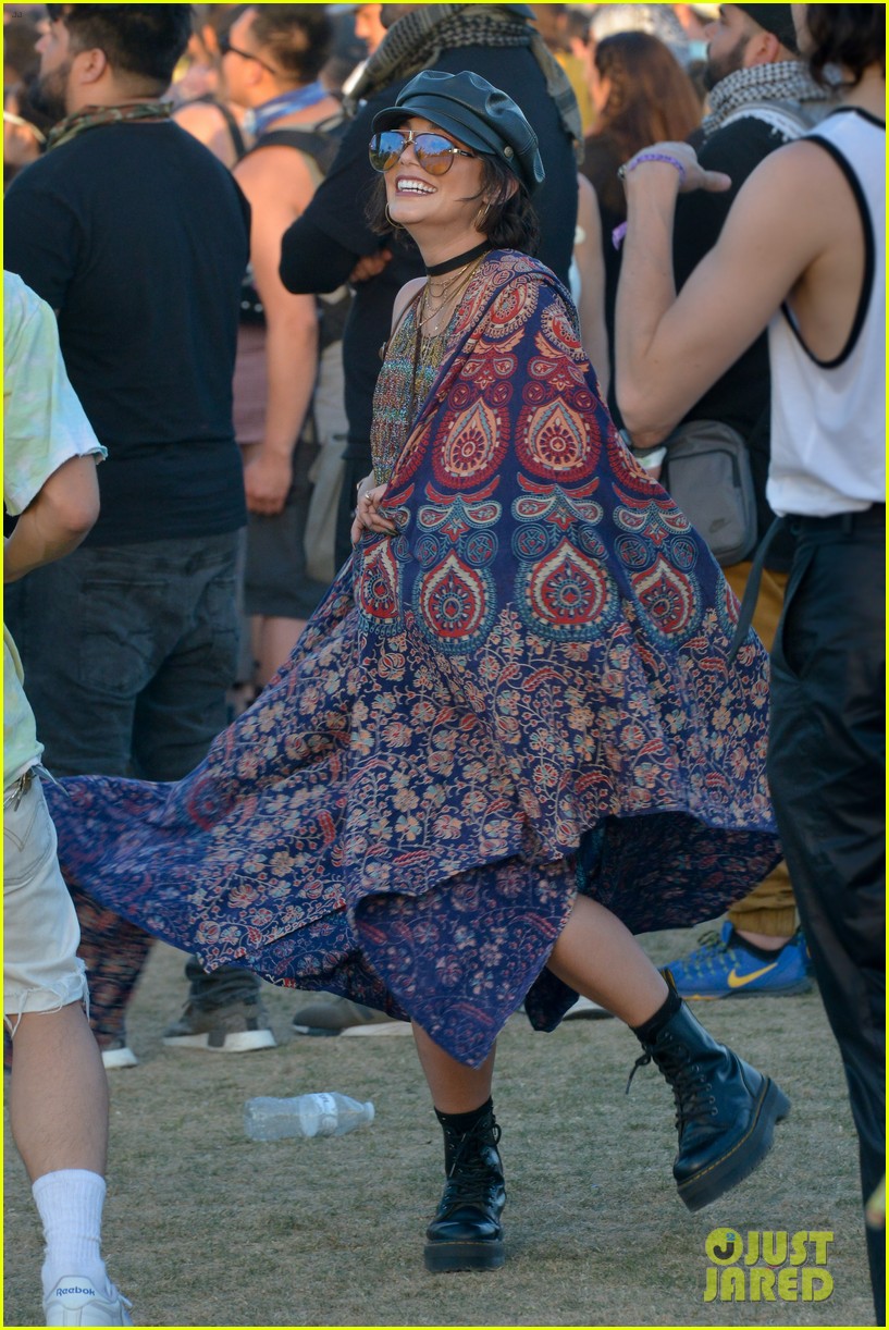 Vanessa Hudgens Shows Off Her Dance Moves at Coachella 2018!