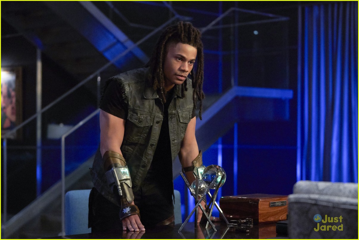 'Black Lightning' Showrunner Previews What The Plan Is For Season Two