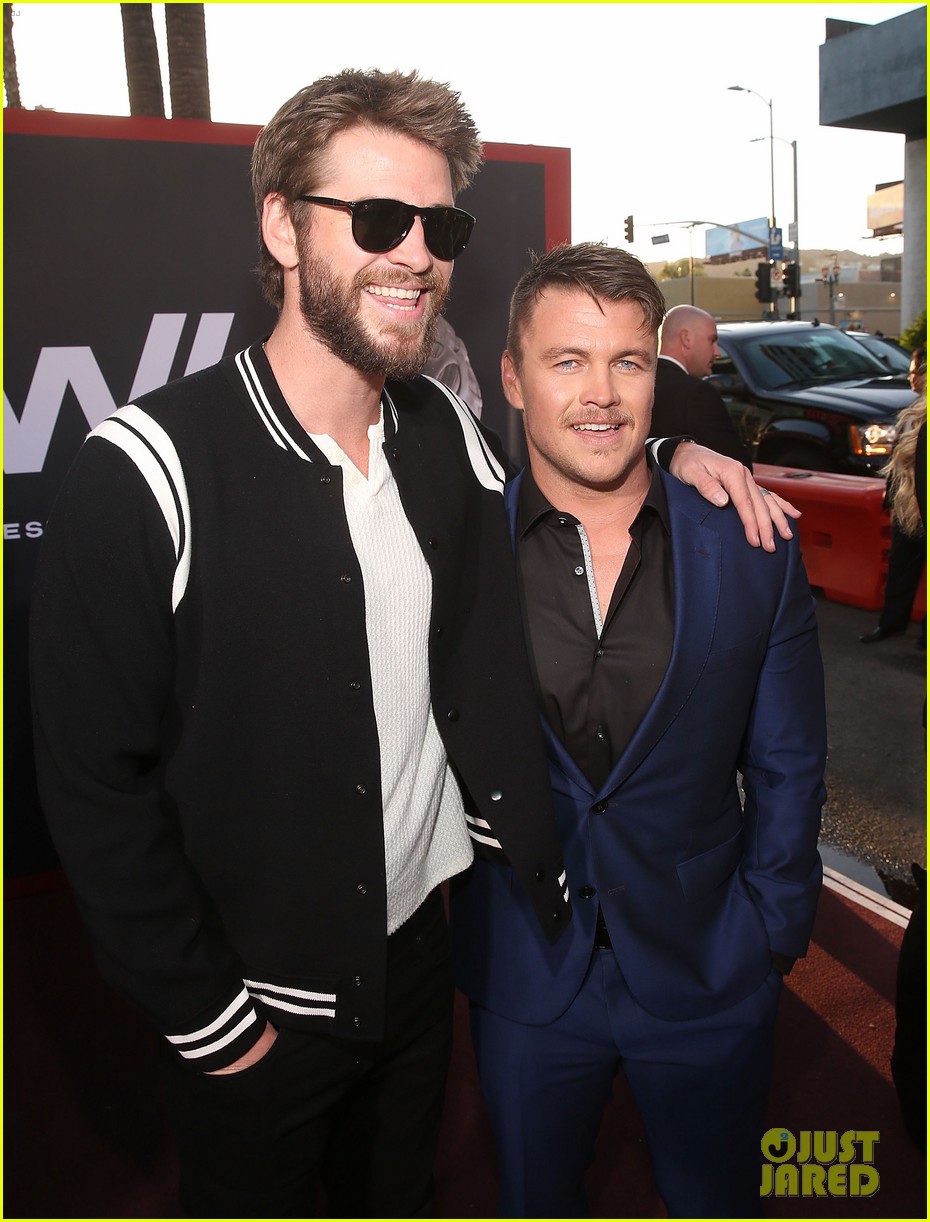 Brothers Liam & Luke Hemsworth Team Up at the 'Westworld' Season 2 Premiere in LA!