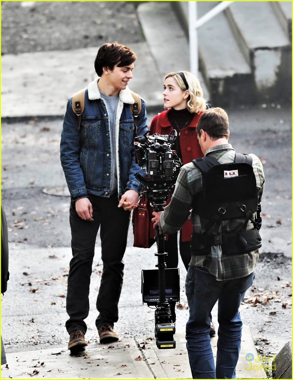Ross Lynch & Kiernan Shipka Hold Hands While Filming 'Chilling Adventures of Sabrina'
