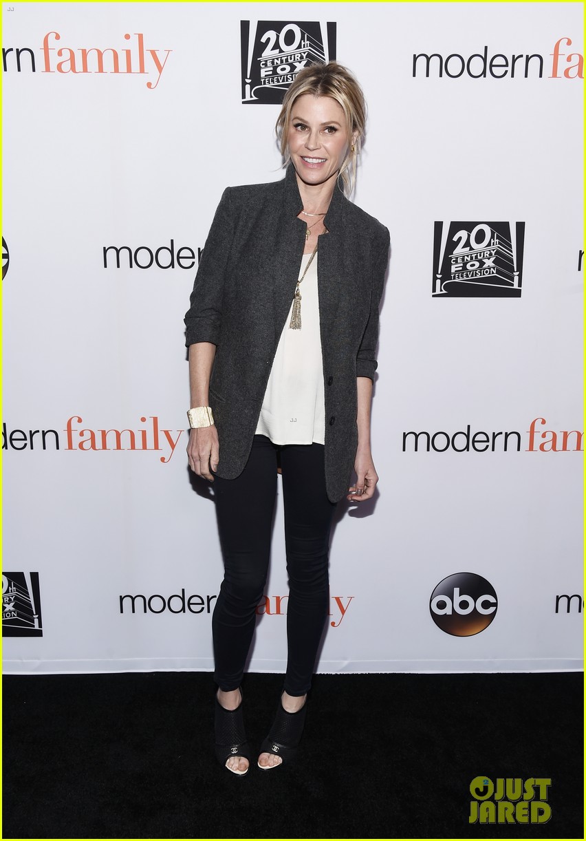 Sarah Hyland Rocks New Haircut With Ariel Winter & Nolan Gould at 'Modern Family' Event