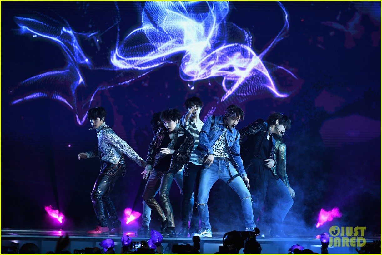 BTS' Billboard Music Awards 2018 Performance Video - Watch Now!